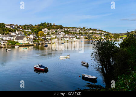 Noss Mayo, Devon, Großbritannien. 3. Okt, 2017. de Wetter. Eine Ansicht von Newton Creek an Noss Mayo in Devon in Richtung Newton ferrers an einem warmen, sonnigen Herbst Tag. Photo Credit: Graham Jagd-/alamy leben Nachrichten Stockfoto