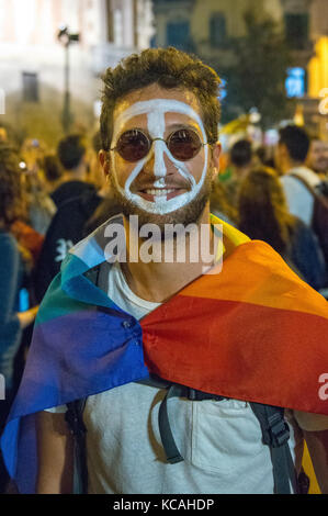 Barcelona, Spanien. Oktober 2017. Streik gegen Polizeibrutalität, nach dem Unabhängigkeitsreferendum. Ort: Via Laietana, Barcelona, Katalonien. Kredit: Ernest Callís/Alamy Live News Stockfoto