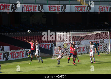 Fußball Estadio Luis' Pirata Fuente Los Tiburones Rojos de Veracruz Vs. Atlas-Cat-Sub 17. Stockfoto