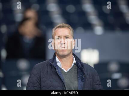 Der Torwarttrainer der deutschen Nationalmannschaft Andreas KOEPKE (KOPKE) (GER) auf der Tribuene, Fussball Champions League, Vorrunde 2. Spieltag, Gruppe B, Paris St. Germain - FC Bayern München (M) 3:0, am 27.09.2017 in Paris/Frankreich. |Nutzung weltweit Stockfoto