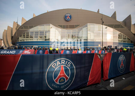 das Prinzenspark Stadion, Parc des Princes, Aussenansicht, Fussball Champions League, Vorrunde 2. Spieltag, Gruppe B, Paris St. Germain - FC Bayern München (M) 3:0, am 27.09.2017 in Paris/Frankreich. |Nutzung weltweit Stockfoto