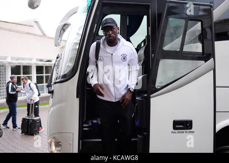 Antonio Ruediger (Deutschland). GES/ Fussball/ WM Qualifikation: Ankunft des DFB in Belfast, 04.10.2017 Fußball/Fußball: WM Qualifikation: Ankunft der deutschen Nationalmannschaft, Belfast, 4. Oktober 2017 |Nutzung weltweit Stockfoto