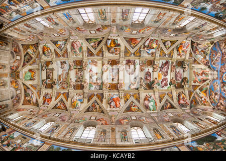 Decke der Sixtinischen Kapelle im Vatikan in Rom. Stockfoto