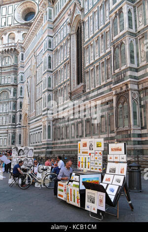 FLORENZ, ITALIEN, 12. September 2015 : Maler vor dem Dom von Florenz. Florenz gilt als der Geburtsort der Renaissance und zieht Th an Stockfoto