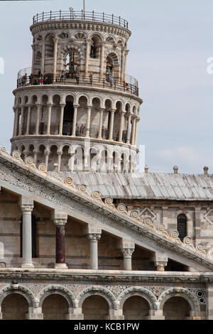 PISA, ITALIEN, 15. September 2015 : Pisa ist weltweit bekannt für seinen schiefen Turm (der Glockenturm der Kathedrale der Stadt), das drittälteste Gebäude i Stockfoto