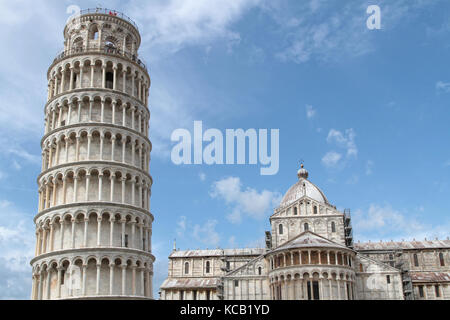 PISA, ITALIEN, 15. September 2015 : Pisa ist weltweit bekannt für seinen schiefen Turm (der Glockenturm der Kathedrale der Stadt), das drittälteste Gebäude i Stockfoto