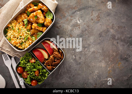 Mittagessen Kartons mit Lebensmitteln bereit zu gehen Stockfoto