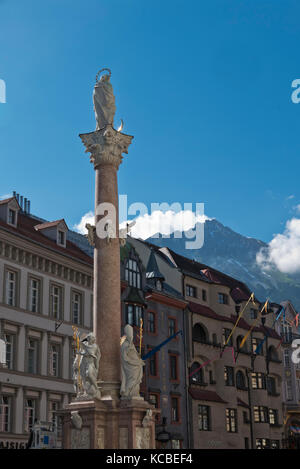 Die St. Anna Spalte in der Altstadt, Innsbruck, Österreich Stockfoto