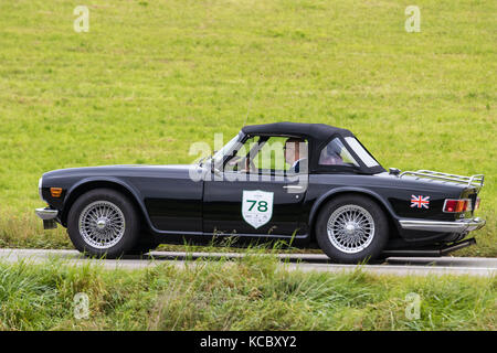 Augsburg, Deutschland - 1. Oktober 2017: Triumph Tr 6 Oldtimer Auto an der fuggerstadt Classic 2017 Oldtimer Rallye am 1. Oktober 2017 in Augsburg. Stockfoto