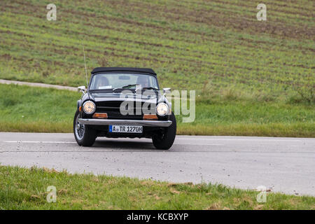 Augsburg, Deutschland - 1. Oktober 2017: Triumph Tr 6 Oldtimer Auto an der fuggerstadt Classic 2017 Oldtimer Rallye am 1. Oktober 2017 in Augsburg. Stockfoto