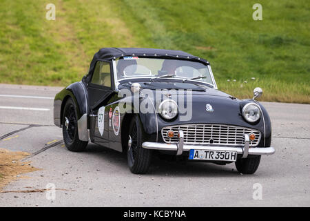 Augsburg, Deutschland - 1. Oktober 2017: Triumph Tr 6 Oldtimer Auto an der fuggerstadt Classic 2017 Oldtimer Rallye am 1. Oktober 2017 in Augsburg. Stockfoto