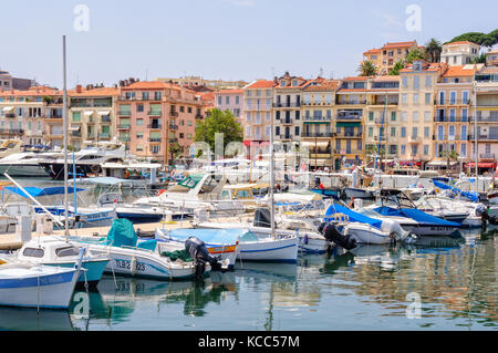 Boote in der Vieux Port - Cannes, Frankreich Stockfoto