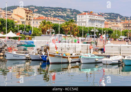 Boote in der Vieux Port - Cannes, Frankreich Stockfoto