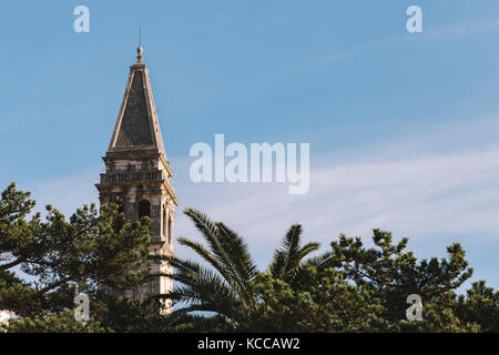 Turm von St. Nicolas Kirche in Perast Stockfoto