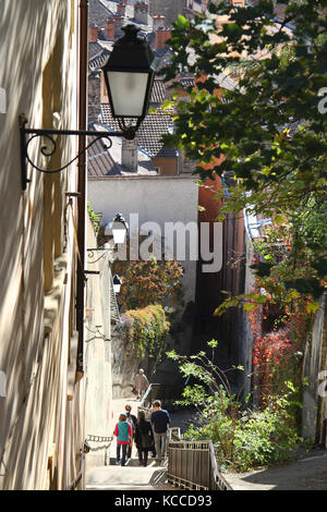 LYON, FRANKREICH, 26. OKTOBER - das historische Viertel von Lyon, am 26. Oktober 2013 in Lyon, Frankreich. Lyon bereitet sich darauf vor, 15 Jahre Inschrift auf der Welt zu gedenken Stockfoto