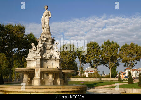 LYON, FRANKREICH, 31. August 2016 : der Brunnen auf dem Place Lyautey, einem prominenten öffentlichen Platz im 6th. Arrondissement von Lyon. Stockfoto