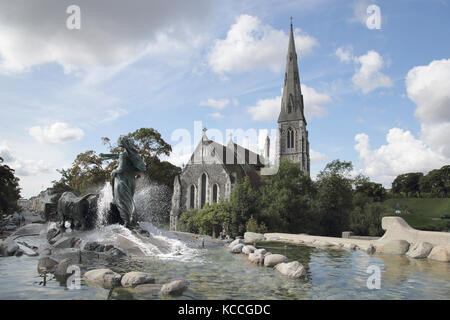 Die Gefion Fountain neben St Albans Kirche Kopenhagen Dänemark Stockfoto