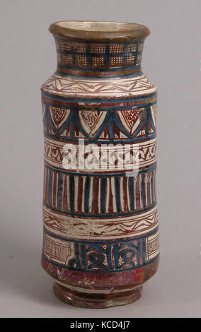 Apotheke Jar, 1400-1450, in Manises, Valencia, Spanien, Spanisch, Zinn - glasierte Irdenware, Gesamt: 12 1/2 x 5 1/2 in. Stockfoto