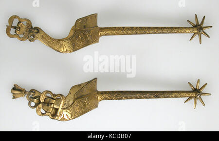 Paar Sättel Sporen, 15. Jahrhundert, Französisch, Kupfer, Gold, H. 9 13/16-in. (25 cm); W. 3 1/4 in. (8,3 cm); D.1 11/16 in. (4.3 cm Stockfoto