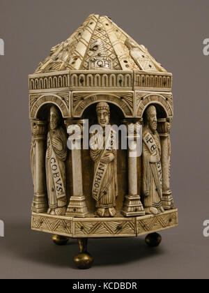 Turm Reliquiar mit acht Aposteln und die Symbole der vier Evangelisten, Ca. 1200 - 1250 Stockfoto