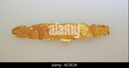 Stirnband von Blattgold, Gold, Andere: 3/4 x 3 15/16 in. (1,9 × 10 cm), Gold und Silber Stockfoto