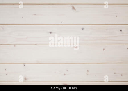 Neue holzwand aus lackiertem Pine Tree Planken. frontalen Flachbild Hintergrund Foto Textur Stockfoto