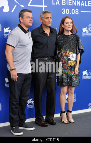 Fotocall für "Suburbicon" während der 74. Venedig Film Festival in Venedig, Italien. Mit: Matt Damon, George Clooney, Julianne Moore Where: Venice, Veneto, Italien When: 02 September 2017 Credit: IPA/WENN.com ***Nur für Veröffentlichungen in Großbritannien, USA, Deutschland, Österreich, der Schweiz erhältlich Stockfoto