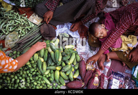 28.02.2008, Yangon, Rangun Region, Republik der Union Myanmar, Asien - Gemüsemarkt in Yangon. Stockfoto