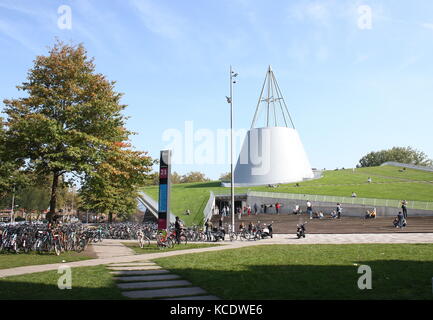 Moderne technische Universität Delft Bibliothek, Campus der Universität Delft, Niederlande Stockfoto