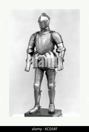 Rüstung für Feld und Neigen, Ca. 1550 bis 1575, Italienisch, Stahl, Wt. 61 lb. 10 oz. (27,95 kg); Helm (a); H. 12 1/2 in. (31,8 cm Stockfoto