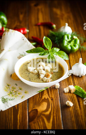 Suppe pürieren von Gemüse und Pilzen. Stockfoto