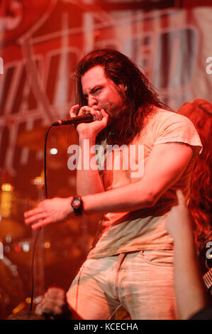 Andrew wk führt an der Vans Warped Tour 2010 Kick-off-Party im Key Club am 9. April 2010 in West Hollywood, Kalifornien. Stockfoto