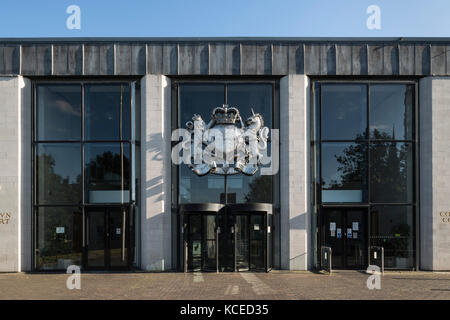 Crown & County Court, viel Park Street, Coventry, West Midlands. Außen, Ansicht von Norden vom Haupteingang. Stockfoto