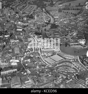 Derby City Center. in der Mitte des Bildes ist das Derby Rat Haus, im Jahr 1949 abgeschlossen, mit dem Fluss Derwent auf der rechten Seite. In der au fotografiert. Stockfoto