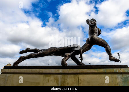 Northampton Großbritannien Oktober 3, 2017: Northampton Saints Rugby Club Denkmal am Franklin Gärten Stockfoto