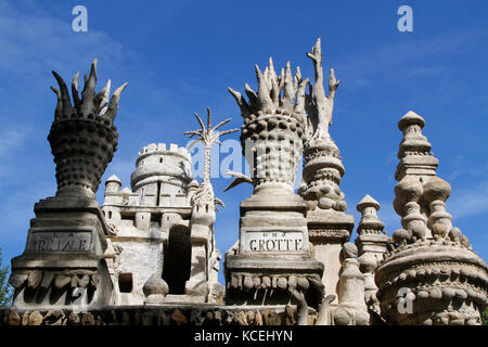 Valence, Frankreich, 2. August 2016: Das Palais Ideal (französisch für Ideale Palast) oder Palais du Facteur Cheval, ist ein Monument, das Bauen von mailman Ferdinand Stockfoto