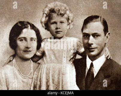 Herzog und die Herzogin von York (dem späteren König George VI mit Queen Elizabeth) und ihre Tochter, Prinzessin Elizabeth (später Königin Elizabeth II.) 1930 Stockfoto