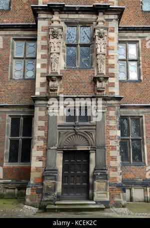 Blick auf das Äußere des Aston Hall (1635), eine Jakobinische Haus von John Thorpe (1565-1655) ein englischer Architekten entworfen. Vom 21. Jahrhundert Stockfoto