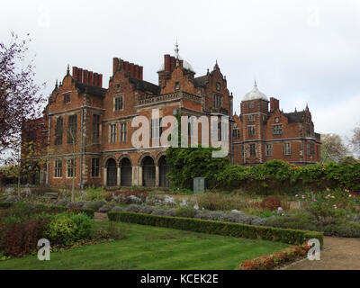 Blick auf das Äußere des Aston Hall (1635), eine Jakobinische Haus von John Thorpe (1565-1655) ein englischer Architekten entworfen. Vom 21. Jahrhundert Stockfoto