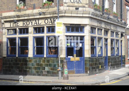 Das Royal Oak Pub, wie in Goodnight Sweetheart verwendet Stockfoto