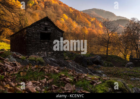 Herbst im Mulini di Piero, Curiglia con Monteviasco, veddasca Tal, Varese, Lombardei, Italien. Stockfoto