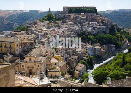 Ragusa (Sizilien, Italien) - Landschaft des alten Zentrums von ibla und Kirche anime Sante del Purgatorio Stockfoto