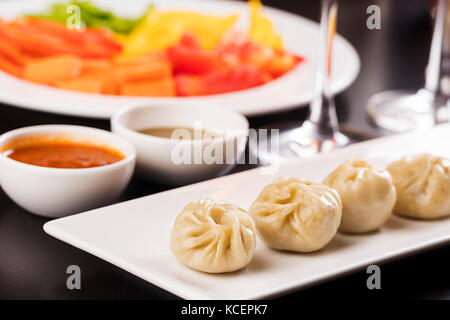 Chinesisches Essen gekocht Küche leckere fast food Hotel momos niemand Gemüse servieren Stockfoto