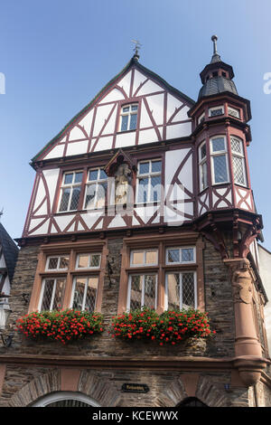 Fachwerkhaus in der Stadt Urzig, in der Mosel, Deutschland Stockfoto