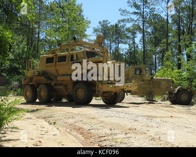 Soldaten mit der 1221St engineering Abstand durchgeführt route Abstand Ausbildung bei mccrady Training Center in Eastover, South Carolina Juni 8, 2017 Für das jährliche Training. (U.s. Army National Guard Foto von 1 Lt. cody denson) Stockfoto