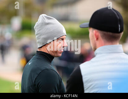 St Andrews, Fife, Schottland, Großbritannien. 4. Oktober 2017. Rory McIlroy, und Connor Syme eine pratice Runde spielen an der Alfred Dunhill Cup, St Andrews, Fife, Schottland, uk Mittwoch, 4. Oktober 2017 Credit: Derek Allan/Alamy leben Nachrichten Stockfoto