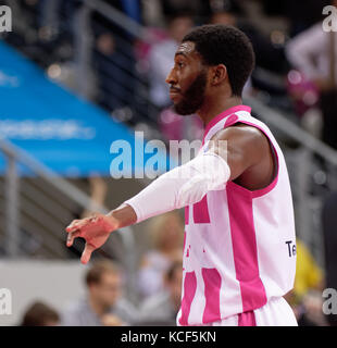 Bonn, Deutschland. 04 Okt, 2017 Bonn, Deutschland, 4. Oktober 2017, Basketball, BBL, Telekom Baskets Bonn vs. Ratiopharm Ulm: Ron Curry (Bonn) Gesten. Credit: Jürgen schwarz/alamy leben Nachrichten Stockfoto