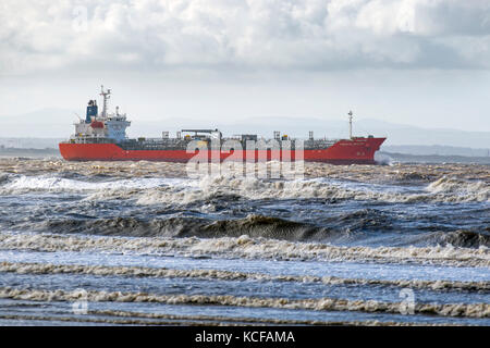 Crosby, Merseyside. UK Wetter. 5. Oktober 2017. Hohe Winde, feine Sand vom Strand wie Stürme weiter der Westküste zu zerschlagen und der Mündung des Flusses Mersey. Credit: MediaWorldImages/AlamyLiveNews Stockfoto