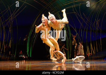 Sao Paulo, Brasilien. Okt. 2017. Vorstellung der Show "Amaluna" des Cirque du Soleil in der Nacht vom Mittwoch, 04, im Park Villa Lobos in São Paulo. Kredit: Brasilien Photo Press/Alamy Live News Stockfoto