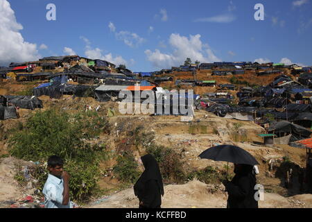 Cox's Bazar, Bangladesch. 04 Okt, 2017. eine allgemeine Ansicht des balukhali rohingya Flüchtlingslager in Cosx bazzar. Credit: md. mehedi Hasan/Pacific Press/alamy leben Nachrichten Stockfoto